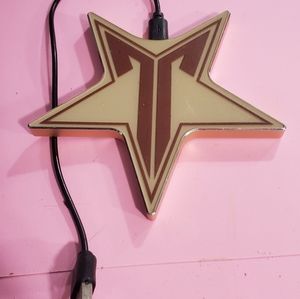 Jeffree star Wireless charger in nude